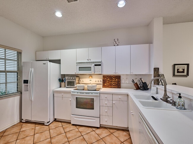 Photo - 5121 Sabal Gardens Ln