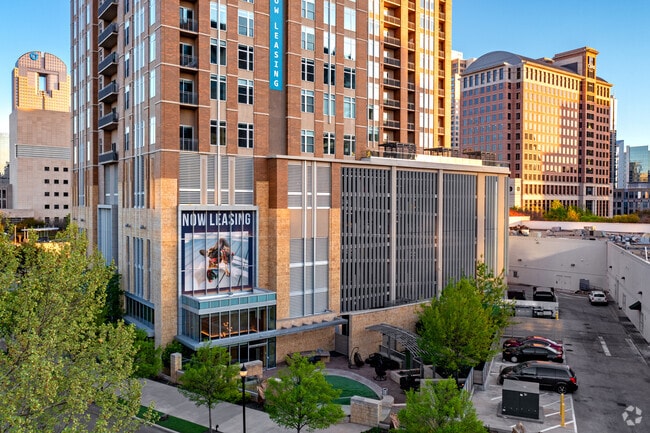 Entrance - Uptown by Onni