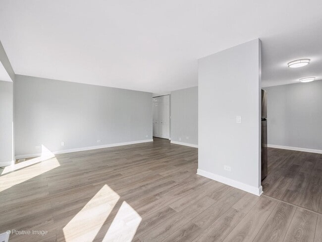 Photo - 3018 Roberts Dr Unit 8