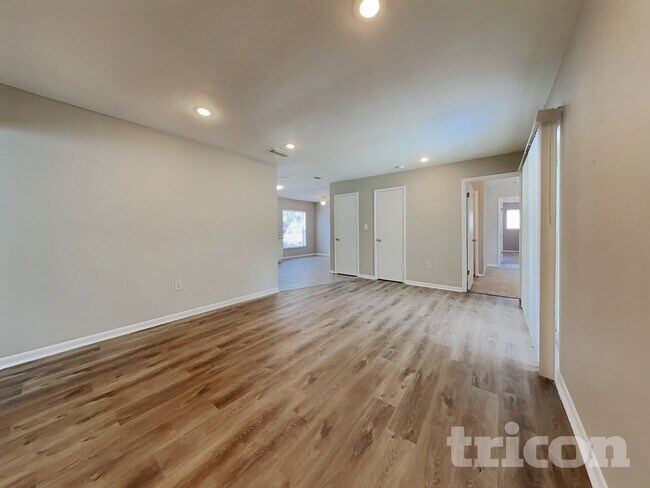 Photo - 1408 Highview Rd