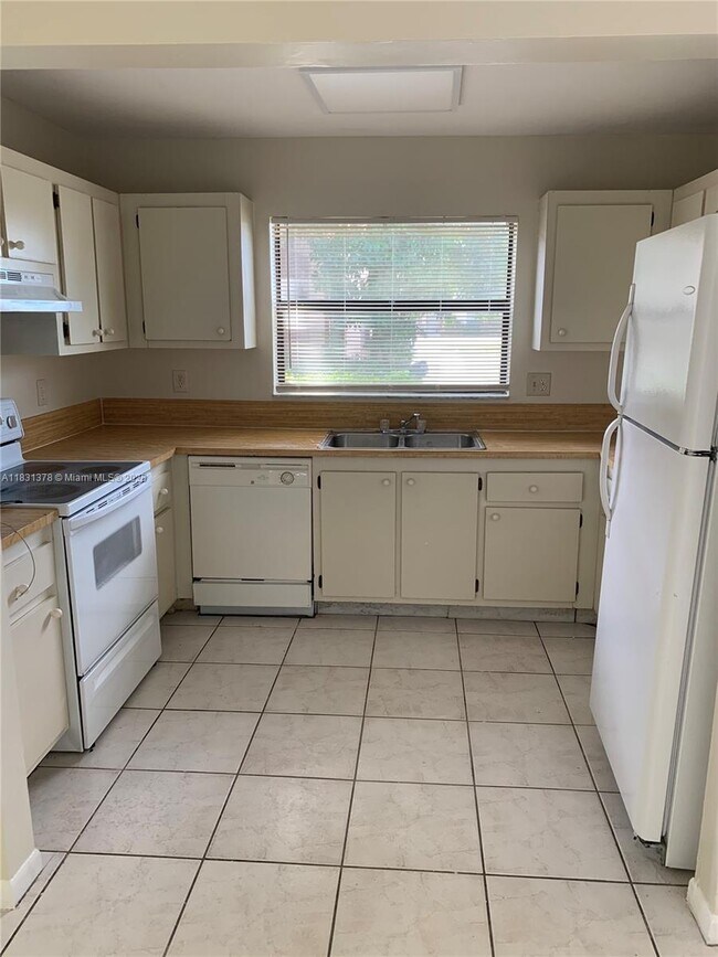 Photo - 1314 White Pine Dr Unit 8-B