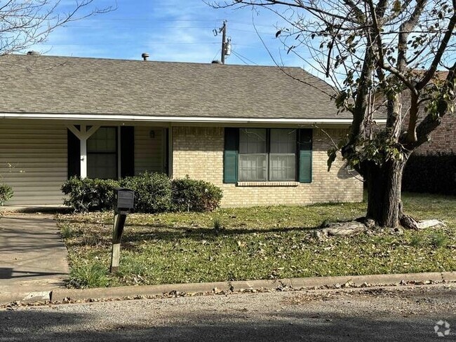 Building Photo - 2911 Melmar Park St Rental
