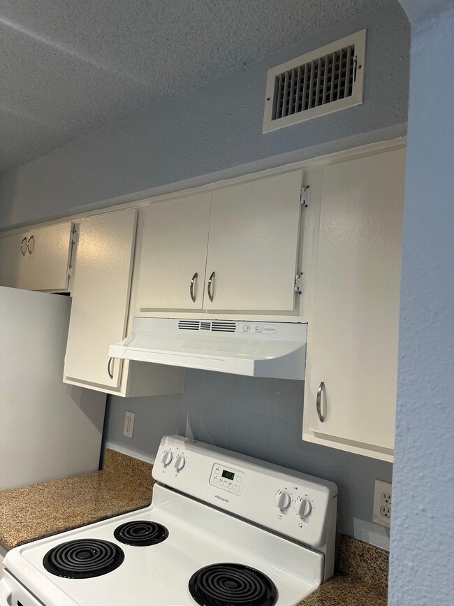 Photo - 2800 Jeanetta St Unidad 2809