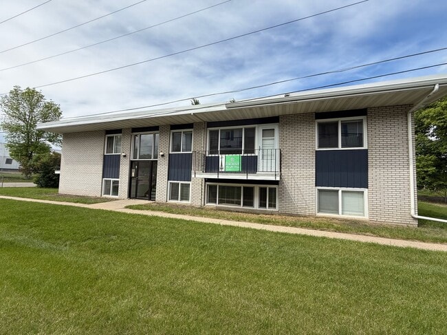 Photo - 1 Bed 1 Bath Unit in Edmonton, AB Unit 3