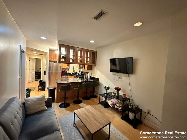 Photo - 31 Cunard St