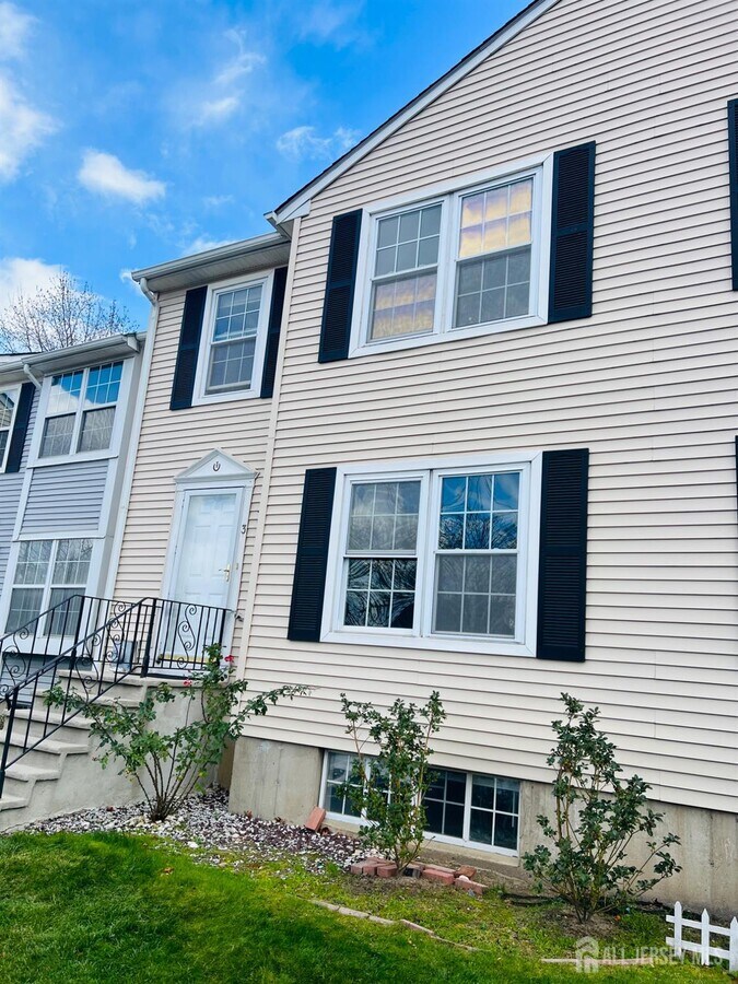 Photo - 3 Telegraph Ln