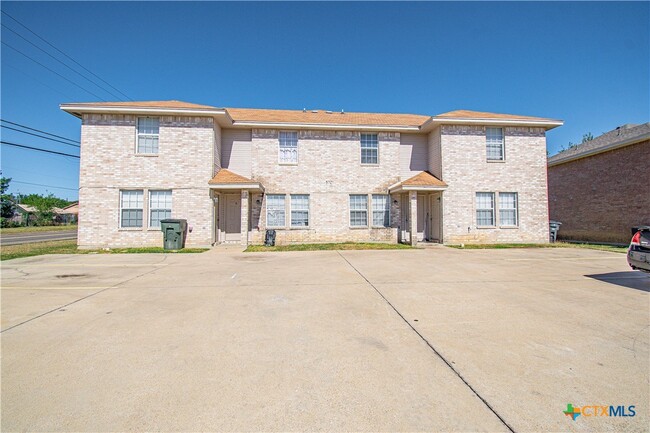 Building Photo - 5701 Redstone Dr