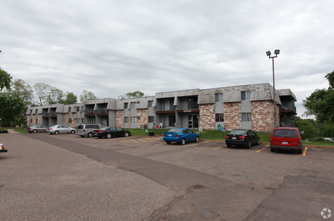 Lake Mallalieu Apartments - Lake Mallalieu Apartments