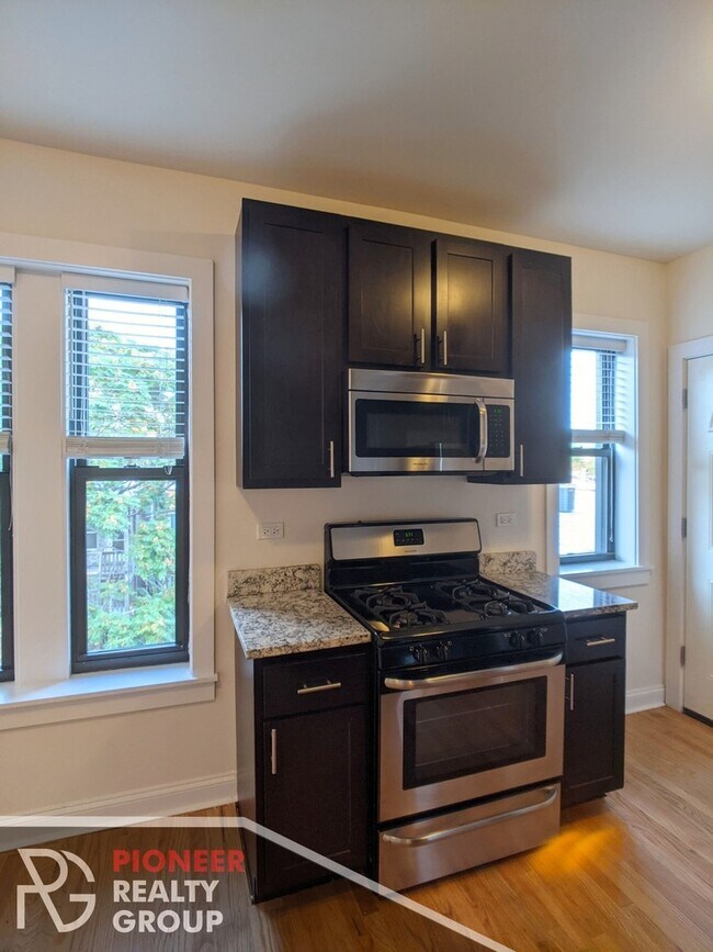 4038 N Ashland Ave Unit 2