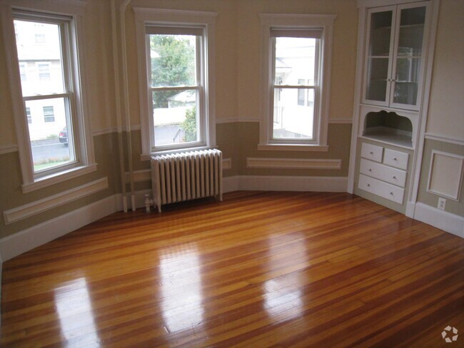 Building Photo - 18 Bigelow St Rental