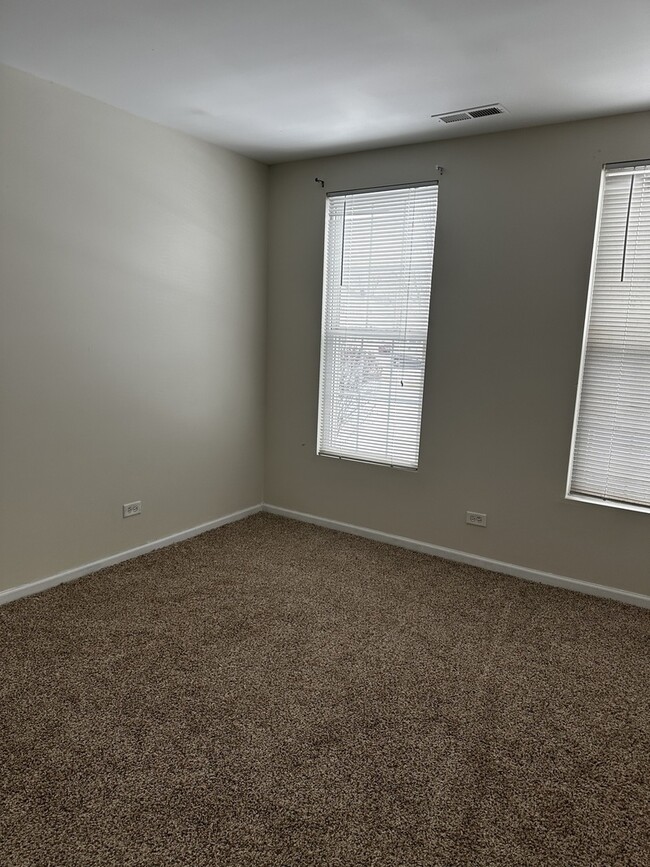 Photo - 1121 Symphony Dr