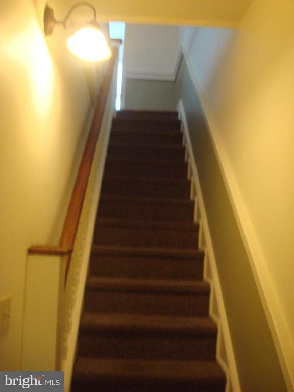 Photo - 207 Wollerton St