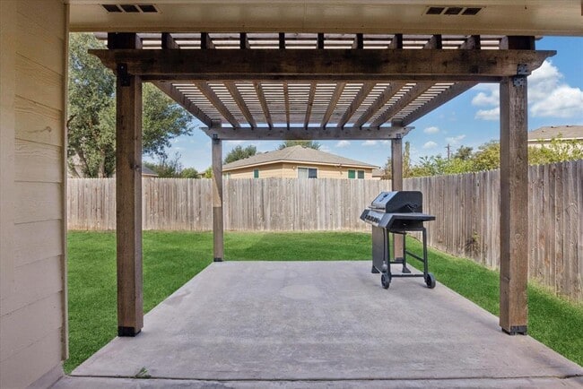 Photo - 11304 Autumn Ash Dr