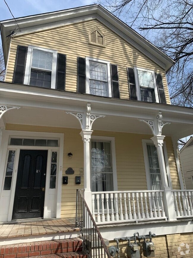 Building Photo - 237 Telfair St Unit B Rental
