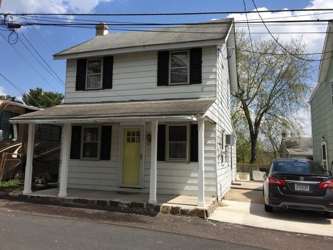 Building Photo - 638 Church Rd