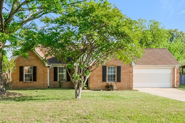 Building Photo - 6916 Fox Briar Cove