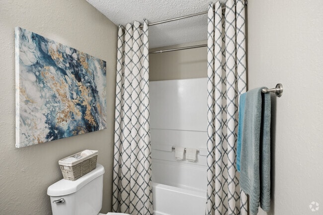Apartamento en Harlinsdale de 2 habitaciones y 2 baños - 1095 pies cuadrados - Baño secundario