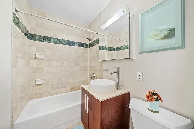 8 Liberty Pl Unit 13