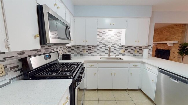 Photo - 7611 Lunar Dr