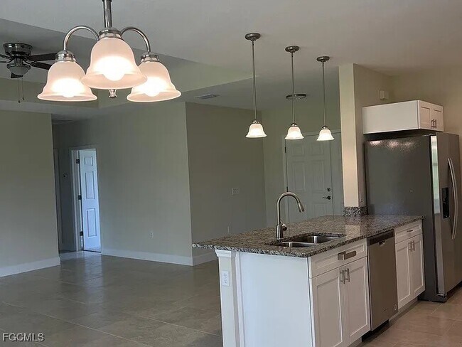 Photo - 2508 20th St W