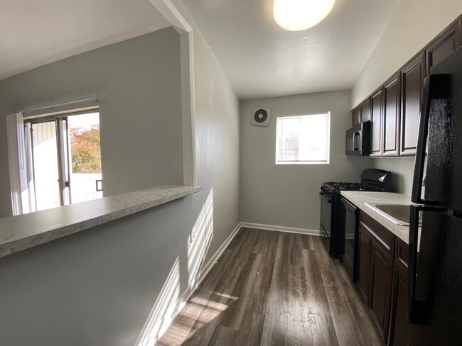 Fox Crossing Apartments