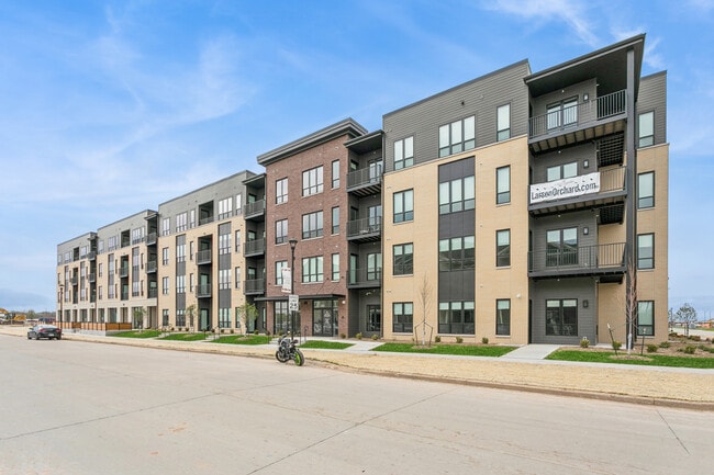 Photo - Larsen Orchard Terrace