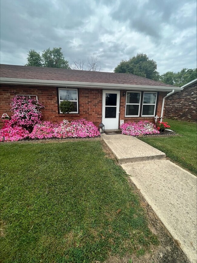 Photo - ROYAL OAKS APARTMENTS