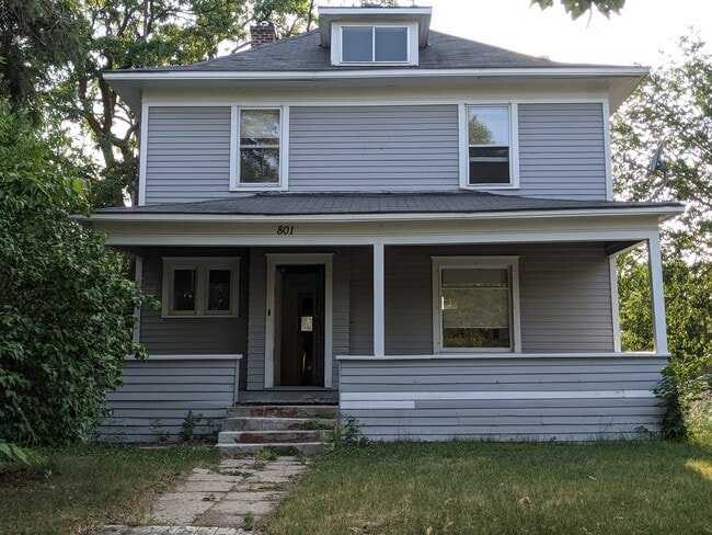 Building Photo - 801 5th Ave S Rental