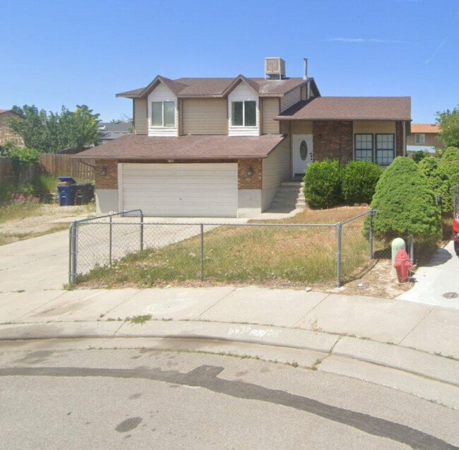 Building Photo - 6635 W 6635 S