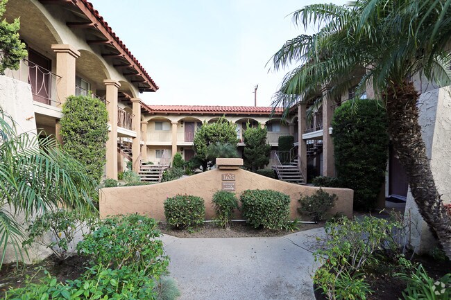 Castilian Park Apartments - Castilian Park Apartments