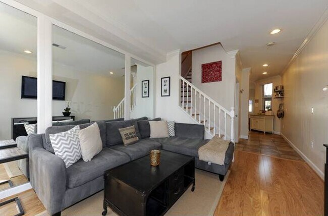 Photo - 1012 7th St SE