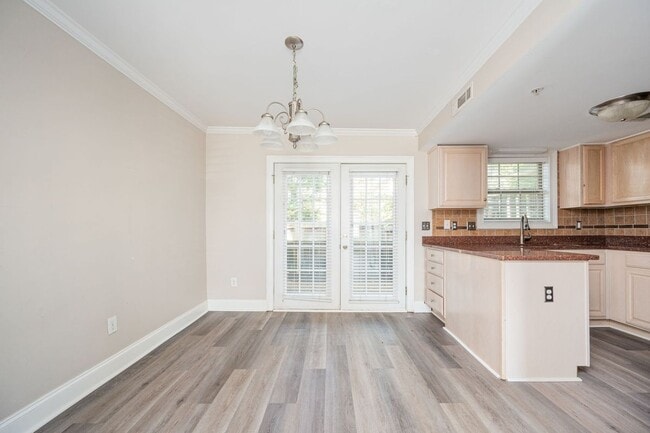 Photo - 31 Villa Ct SE