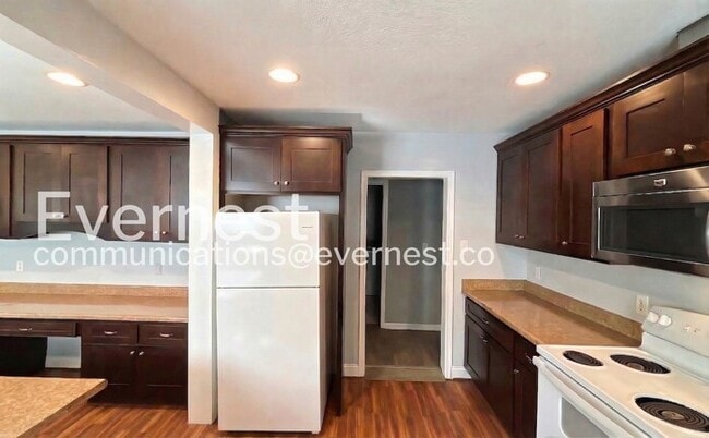 Photo - 1300 S Lyerly St