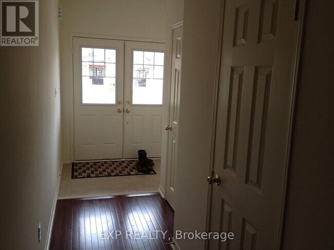 Photo - 247 Checkerberry Crescent