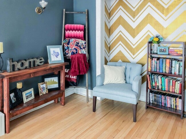 Photo - 435 W Surf St Unit 1H