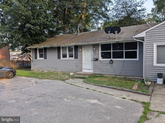 Building Photo - 100 Blackwood Clementon Rd-100 Unit 100 Rental