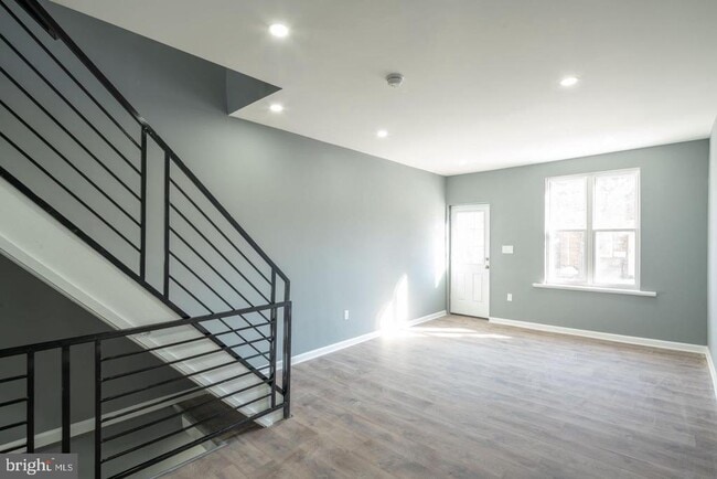 Building Photo - 3060 Salmon St