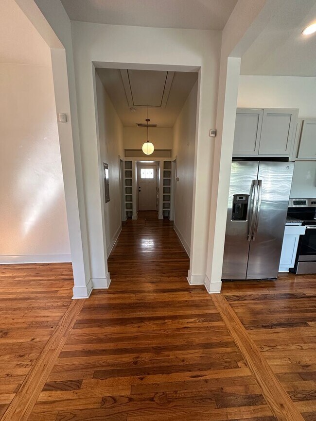 Photo - 614 E Henry St