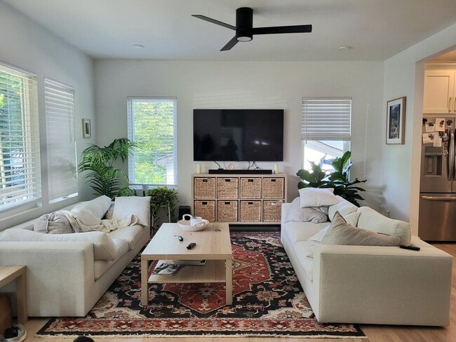 Photo - Furnished home in Lincoln Heights