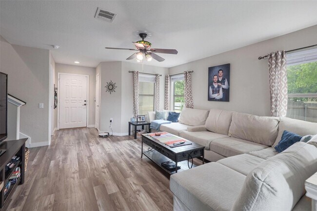 Photo - 5307 Viewpoint Dr