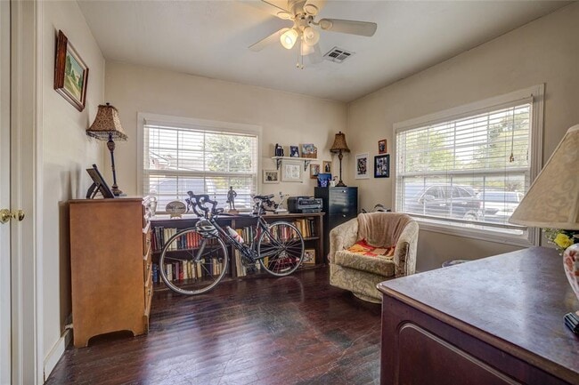 Photo - 913 E Comanche St