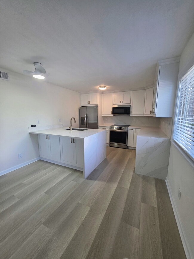 Modern Coastal Living – Remodeled 2BR in C... - Modern Coastal Living – Remodeled 2BR in C... Apartment Unit #1