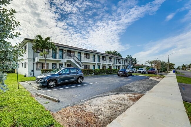 Photo - 2140 NE 56th St Apartamento Unidad 2
