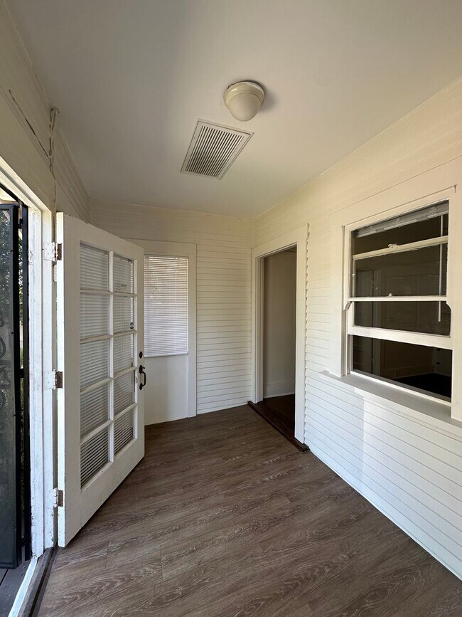 Photo - 120 H Ave