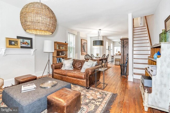 Photo - 2454 W 16th St