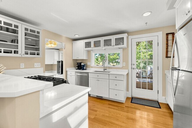 Photo - 84 Spring St