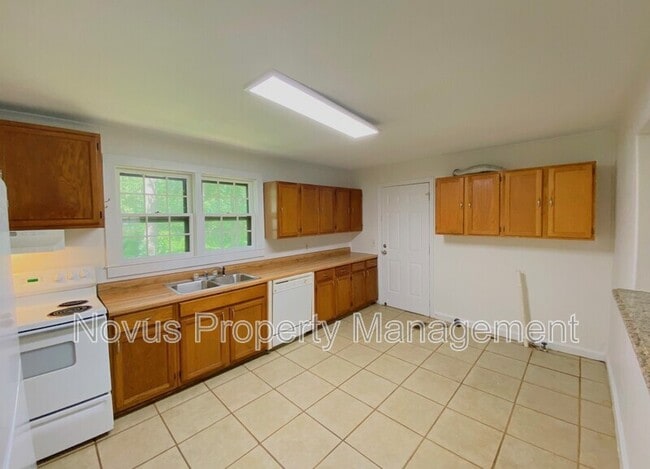 Photo - 136 Watson St