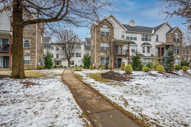 Building Photo - 919 Plymouth Rd