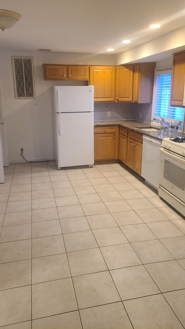 Photo - 348 River Dr