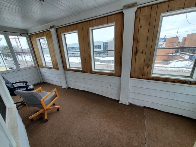 Photo - 669 Washington Ave Unidad 2